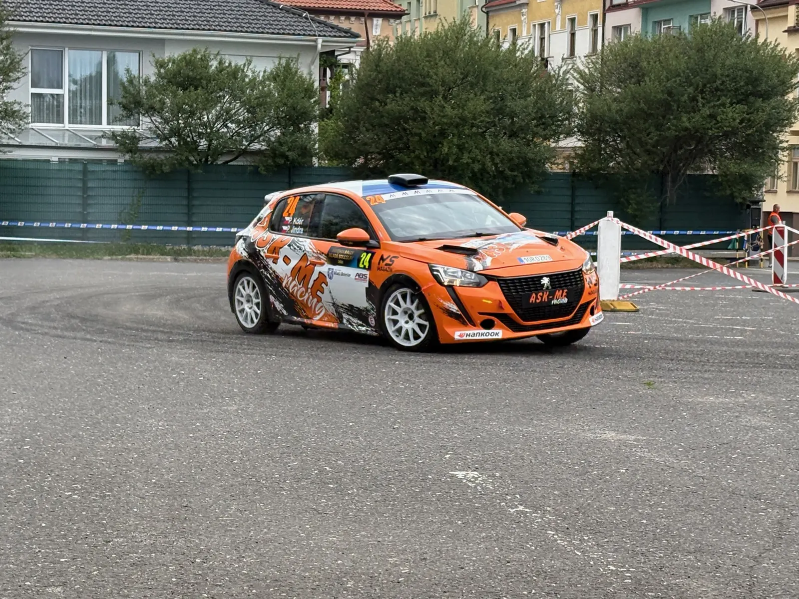 Peugeot 208 Rally4 posádky Kdér / Jindra v barvách ASK-ME Racing na Rally Bohemia 2026