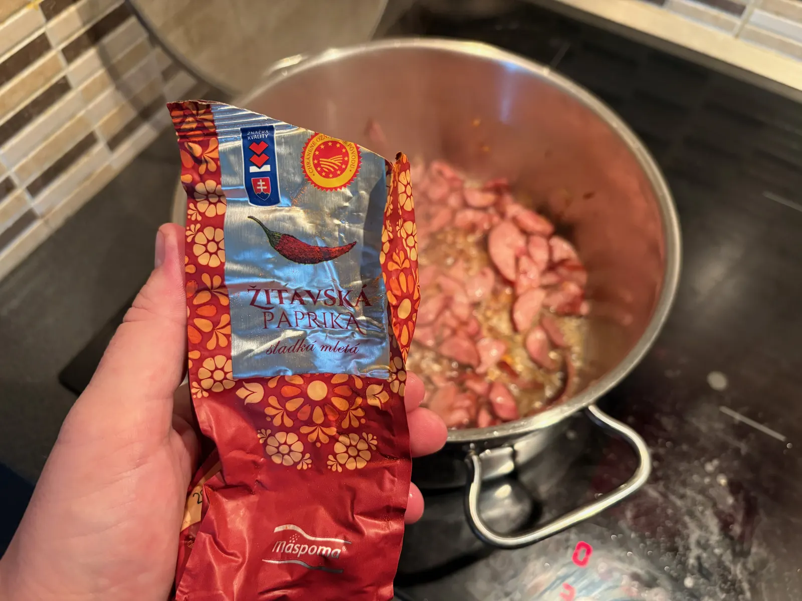 Sáček Máspoma Žitavská paprika sladká mletá nad hrncem